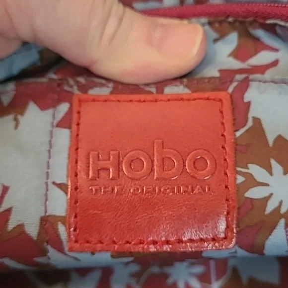 HOBO the Original Black Leather Shoulder Bag with Crossbody Strap - Picture 9 of 13